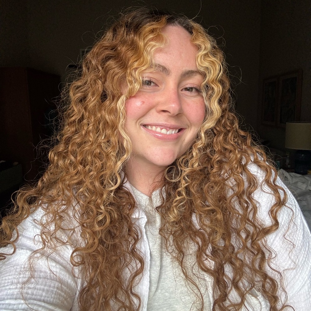 Meet your Posher, Caitlyn